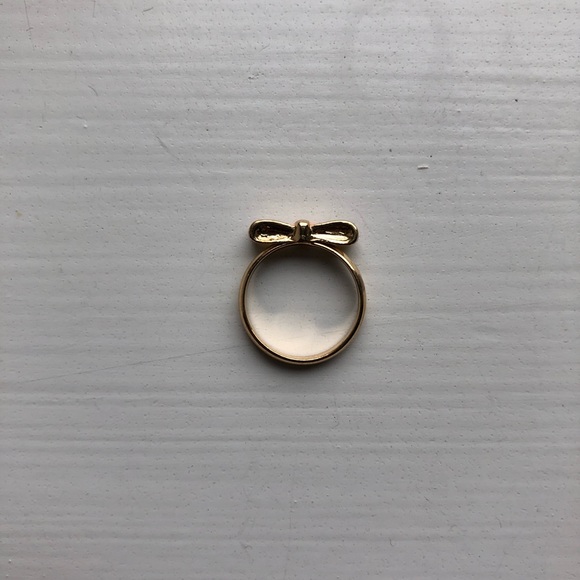 Vintage chic gold & blush pink bow knuckle ring - Picture 2 of 6